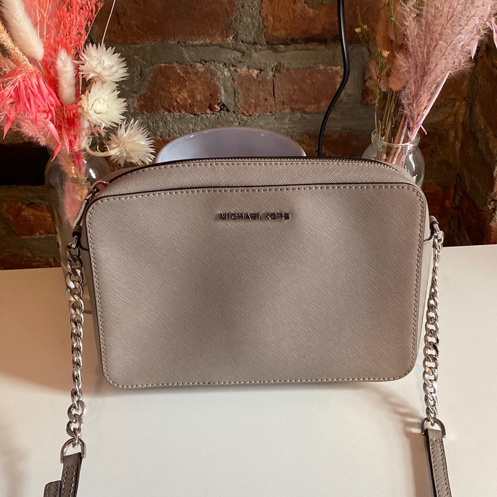 Michael Kors Jet Set Item LG EW CROSSBODY LEATHER